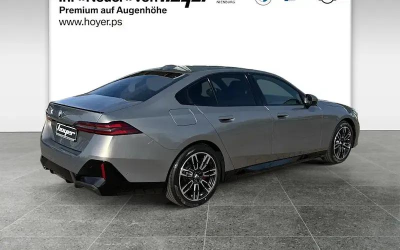 Neu BMW 520 Comfort Edition 197 PS (144 kW) 2026 Grau Limousine