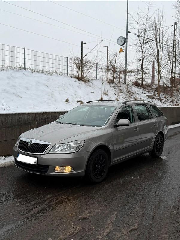 Gebraucht Skoda Octavia 206 PS (151 kW) 2011 Silber Kombi
