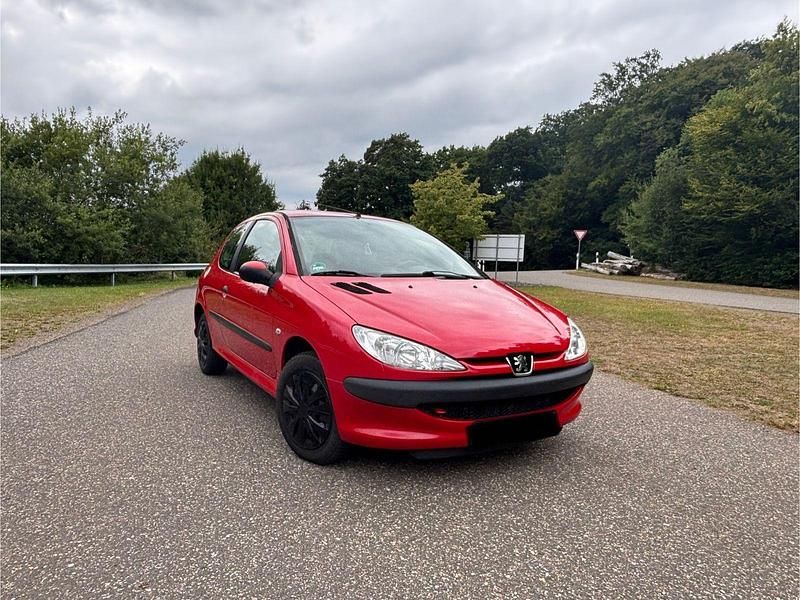 Rot Gebraucht 2007 Peugeot 206 Kleinwagen | 1.000 € (Fairer Preis) - Bild 1/4