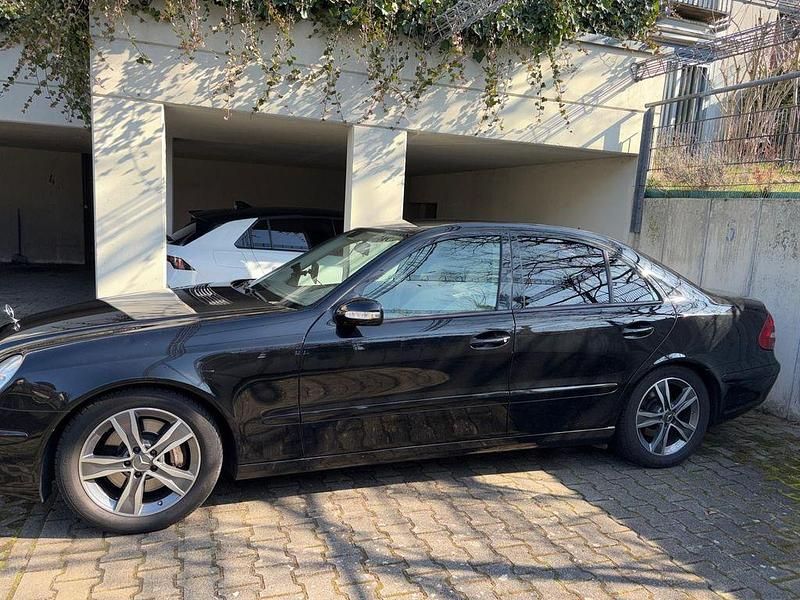 Gebraucht Mercedes E350 Avantgarde 272 PS (200 kW) 2006 Beige Limousine