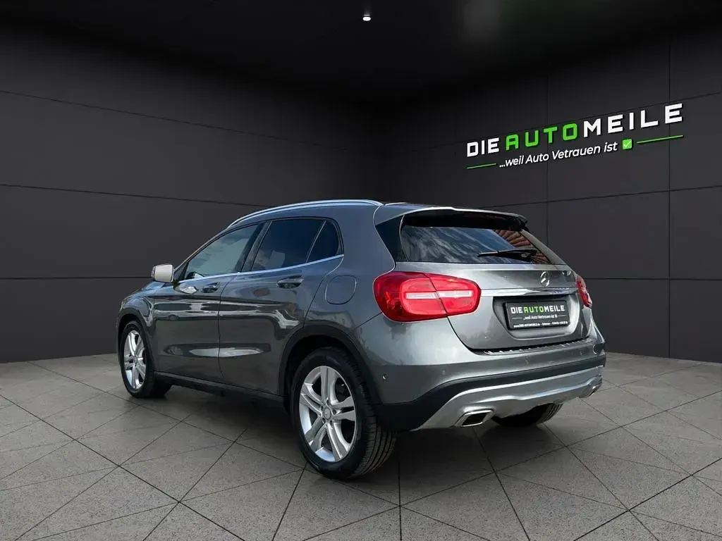 Gebraucht Mercedes GLA200 136 PS (100 kW) 2014 Grau SUV