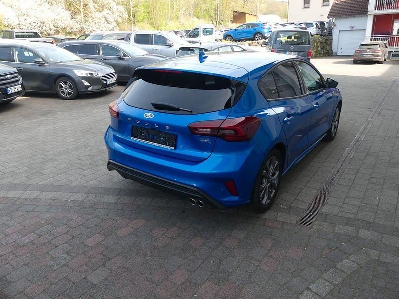 Gebraucht Ford Focus ST-Line X 155 PS (114 kW) 2024 Blau Limousine