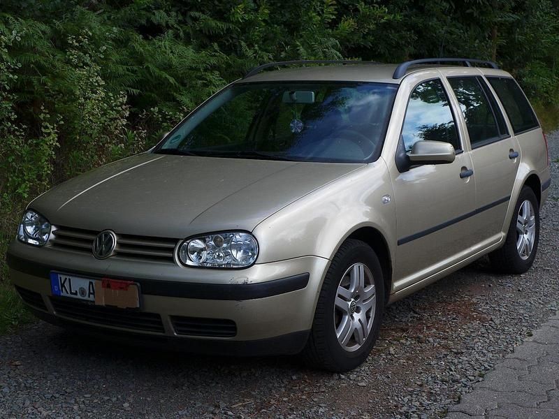 Gold Gebraucht 2001 VW Golf IV Edition Kombi | 650 € - Bild 1/4