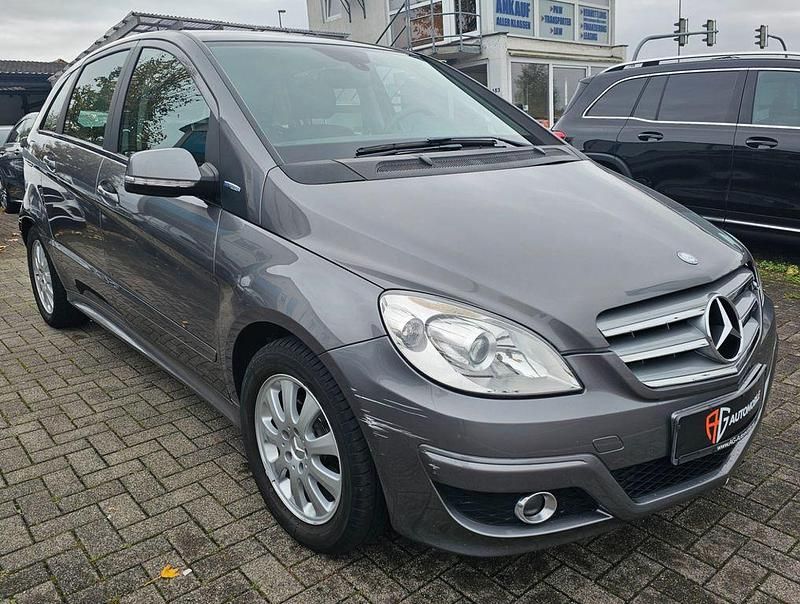 Gebraucht Mercedes B180 116 PS (85 kW) 2009 Grau Van / Kleinbus