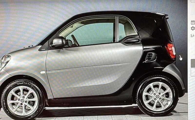 Grau Gebraucht 2019 Smart ForTwo Coupé Basis Coupé | 12.500 € (Fairer Preis) - Bild 1/4