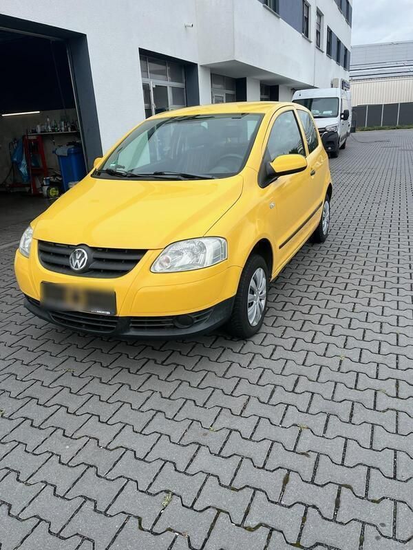 Gelb Gebraucht 2006 VW Fox Kleinwagen | 700 € (Superpreis) - Bild 1/4