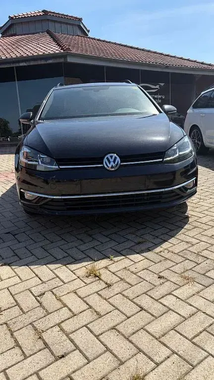 Gebraucht VW Golf VII Highline 150 PS (110 kW) 2019 Schwarz Kombi
