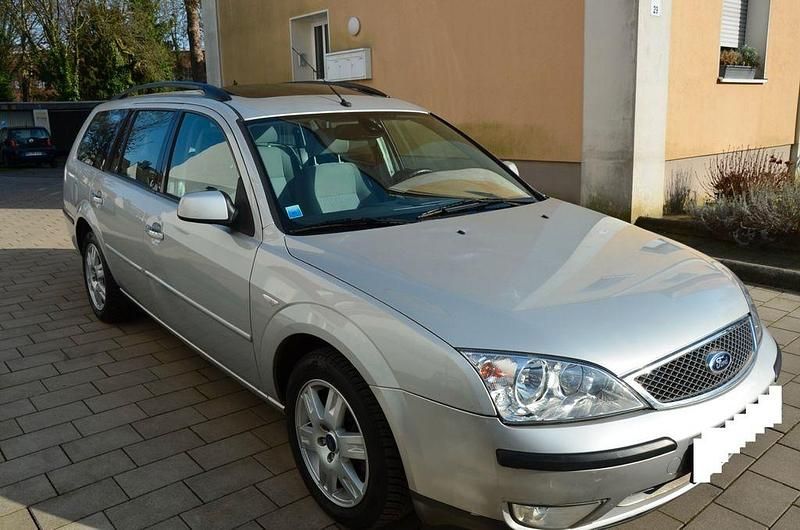 Gebraucht Ford Mondeo Ghia 145 PS (106 kW) 2005 Silber Kombi
