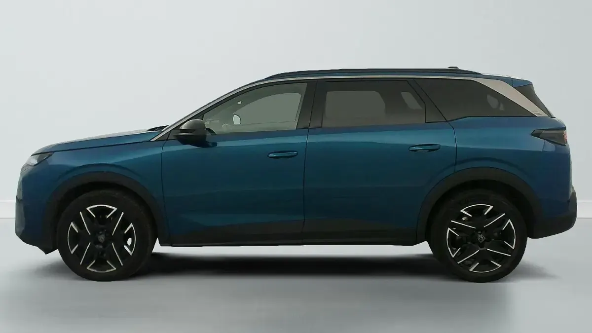 Gebraucht Peugeot 5008 Allure 136 PS (100 kW) 2025 Bleu obsession SUV