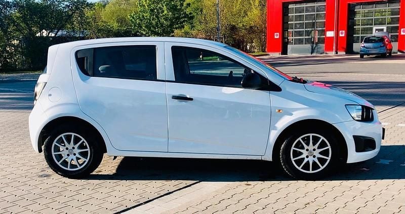 Second-hand Chevrolet Aveo 69 CP (50 kW) 2013 Alb Hatchback