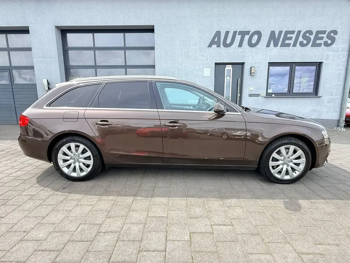 Gebraucht Audi A4 Ambiente 211 PS (155 kW) 2011 Braun Kombi