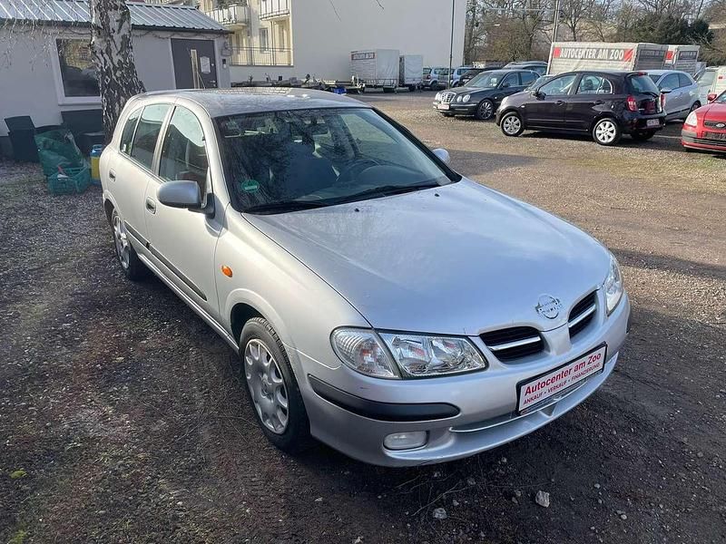 Gebraucht Nissan Almera Comfort 110 PS (80 kW) 2001 Silber Kleinwagen