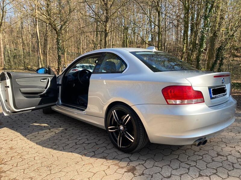 Gebraucht BMW 125 Performance 218 PS (160 kW) 2008 Silber Kleinwagen