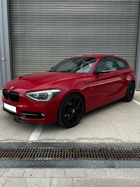 Rot Gebraucht 2014 BMW 118 M Sport Kleinwagen | 7.500 € (Guter Preis) - Bild 1/4