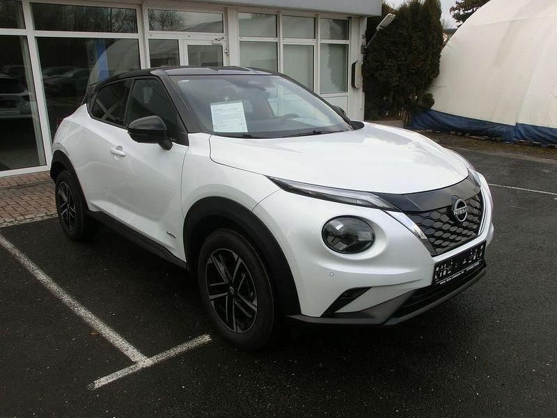 Pearlwhite / black Neu 2025 Nissan Juke N-Connecta SUV | 28.500 € (Fairer Preis) - Bild 1/4