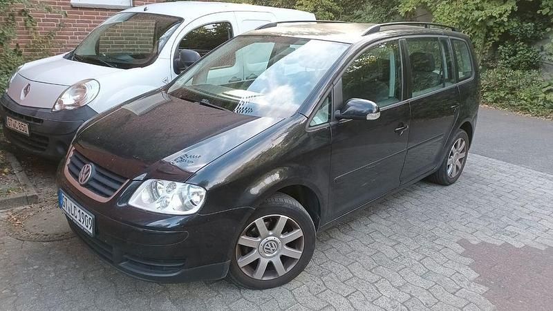 Schwarz Gebraucht 2005 VW Touran Trendline Van / Kleinbus | 1.400 € (Fairer Preis) - Bild 1/4