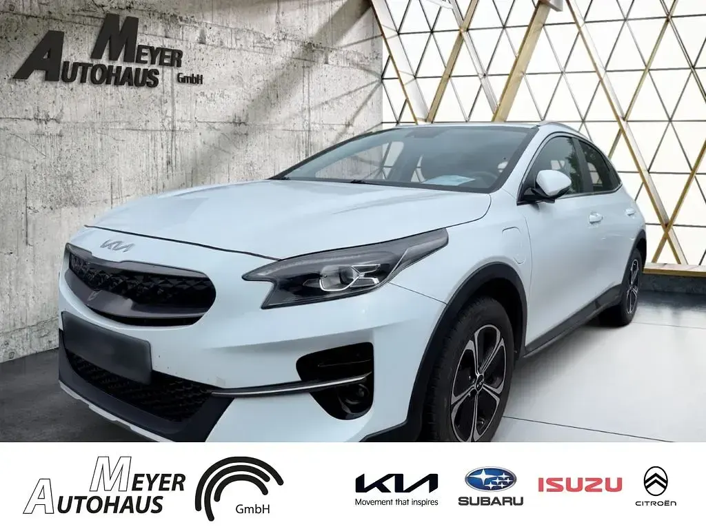 Gebraucht Kia XCeed Vision 141 PS (103 kW) 2022 Weiß SUV