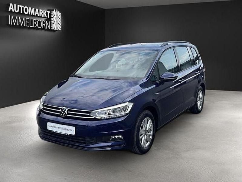 Gebraucht VW Touran Comfortline 150 PS (110 kW) 2023 Blau Van / Kleinbus