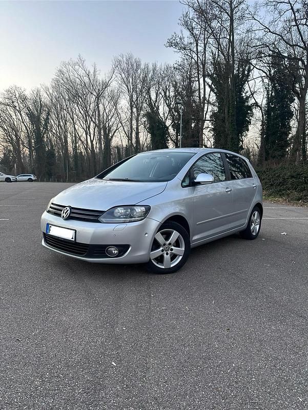 Silber Gebraucht 2010 VW Golf Plus Cross Van / Kleinbus | 8.500 € (Etwas zu teuer) - Bild 1/4
