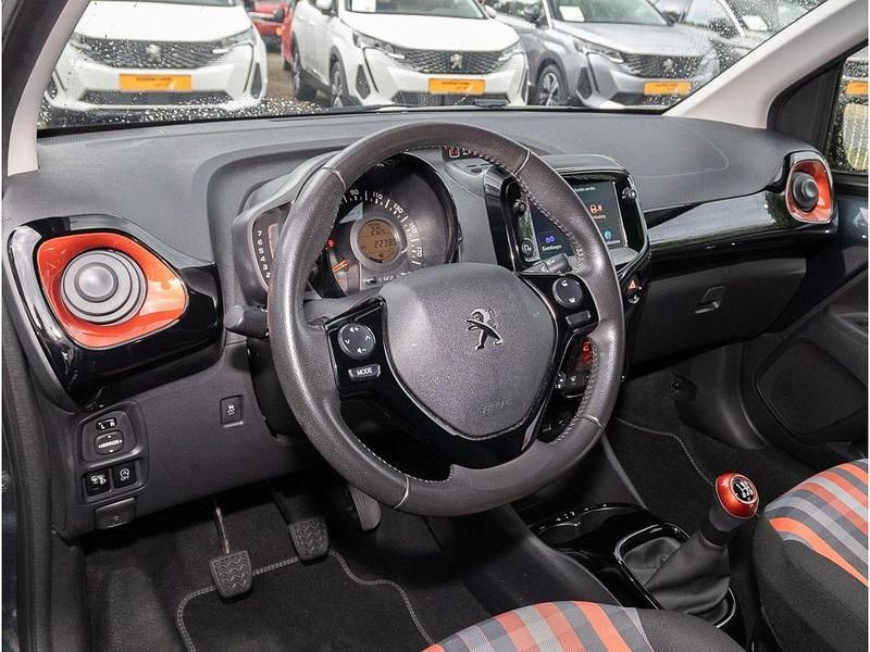 Gebraucht Peugeot 108 Top! Collection 72 PS (52 kW) 2020 Grau Kleinwagen