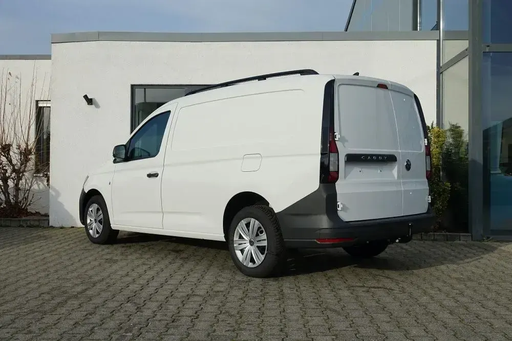 Neu VW Caddy Maxi 122 PS (89 kW) 2025 Candy white Van / Kleinbus