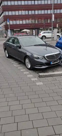 Grau Gebraucht 2014 Mercedes E200 Elegance Limousine | 20.800 € (Etwas zu teuer) - Bild 1/4