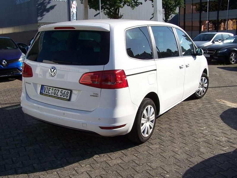 Gebraucht VW Sharan Trendline 150 PS (110 kW) 2011 Candyweiß Van / Kleinbus