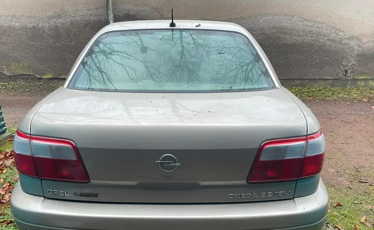 Gebraucht Opel Omega 136 PS (100 kW) 2000 Andere farben Limousine