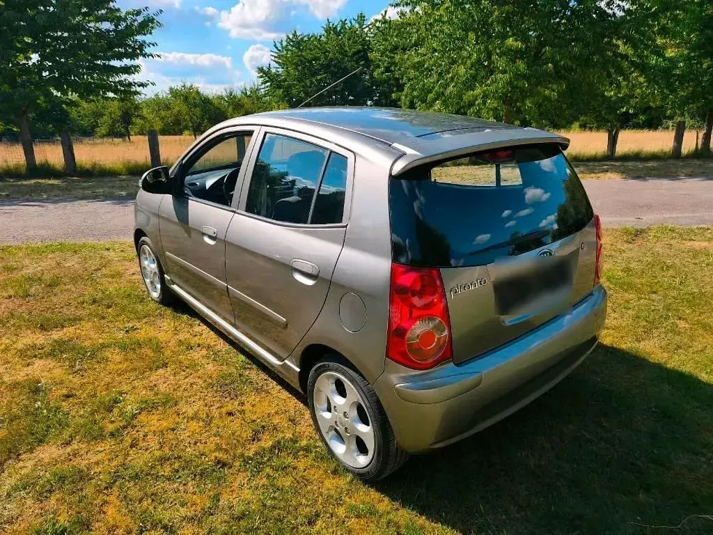 Gebraucht Kia Picanto 65 PS (47 kW) 2008 Silber Kleinwagen