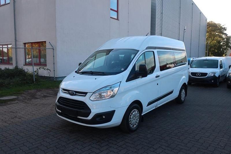 Weiß Gebraucht 2015 Ford Transit Limousine | 8.900 € (Fairer Preis) - Bild 1/4