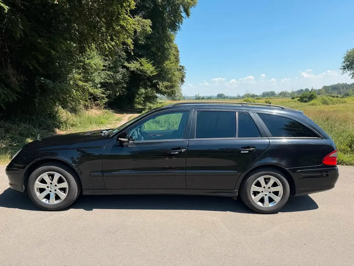 Gebraucht Mercedes E220 170 PS (125 kW) 2007 Schwarz Kombi