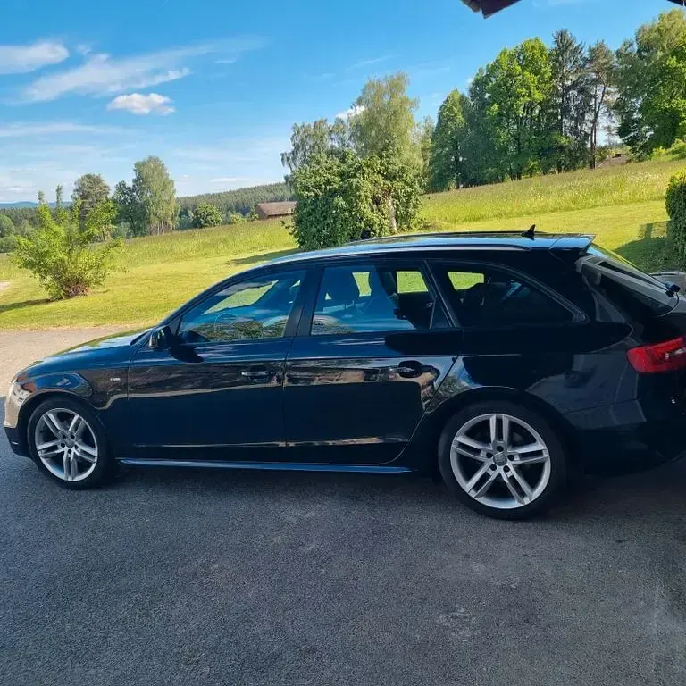 Gebraucht Audi A4 S-Line 177 PS (130 kW) 2012 Schwarz Kombi