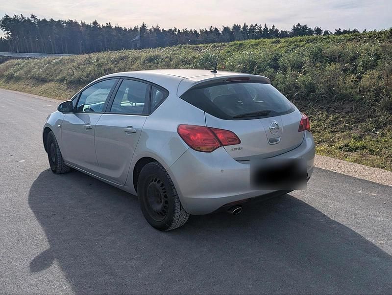 Gebraucht Opel Astra 120 PS (88 kW) 2010 Grau Limousine