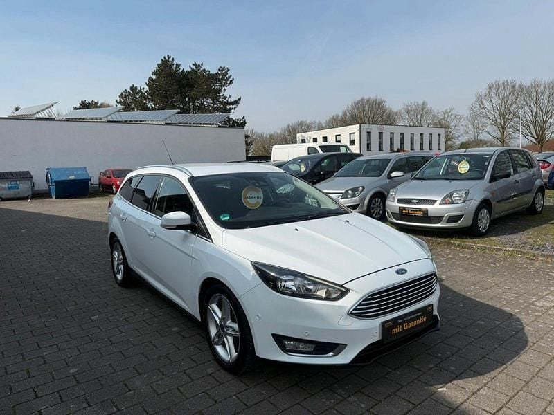 Gebraucht Ford Focus Titanium 125 PS (91 kW) 2015 Weiß Kombi