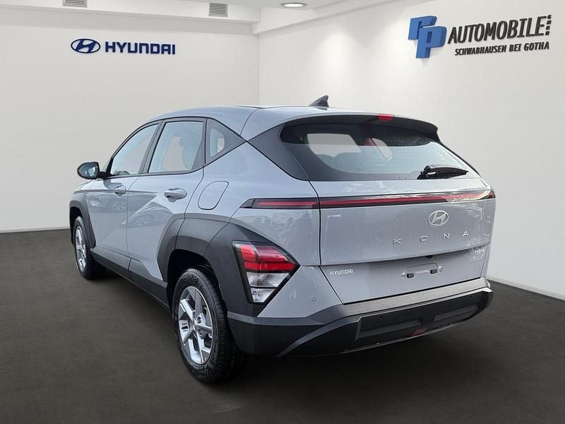 Neu Hyundai Kona Select 138 PS (101 kW) 2025 Cyber grey SUV