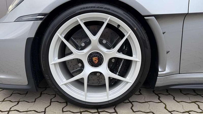 Neu Porsche 992 525 PS (386 kW) 2025 Gtsilber Coupé