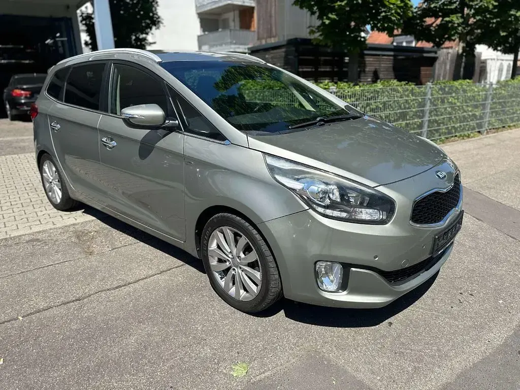 Gebraucht Kia Carens DREAM-TEAM Edition 141 PS (103 kW) 2015 Celestialsilber met. Van / Kleinbus
