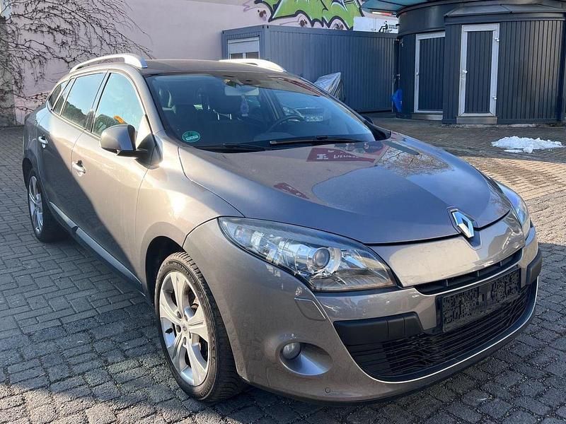 Grau Gebraucht 2011 Renault Mégane GrandTour Dynamique Kombi | 3.490 € (Guter Preis) - Bild 1/4