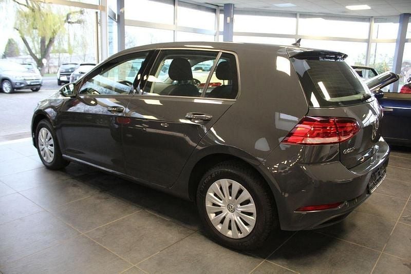 Second-hand VW Golf VII Trendline 86 CP (63 kW) 2018 Gri Berlinǎ