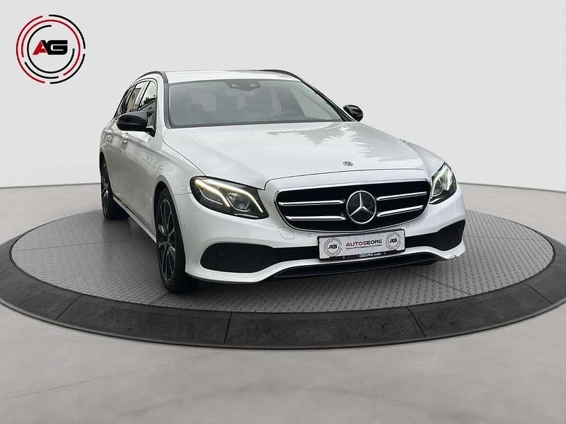 Gebraucht Mercedes E220 Night 194 PS (142 kW) 2017 Polarweiß Kombi