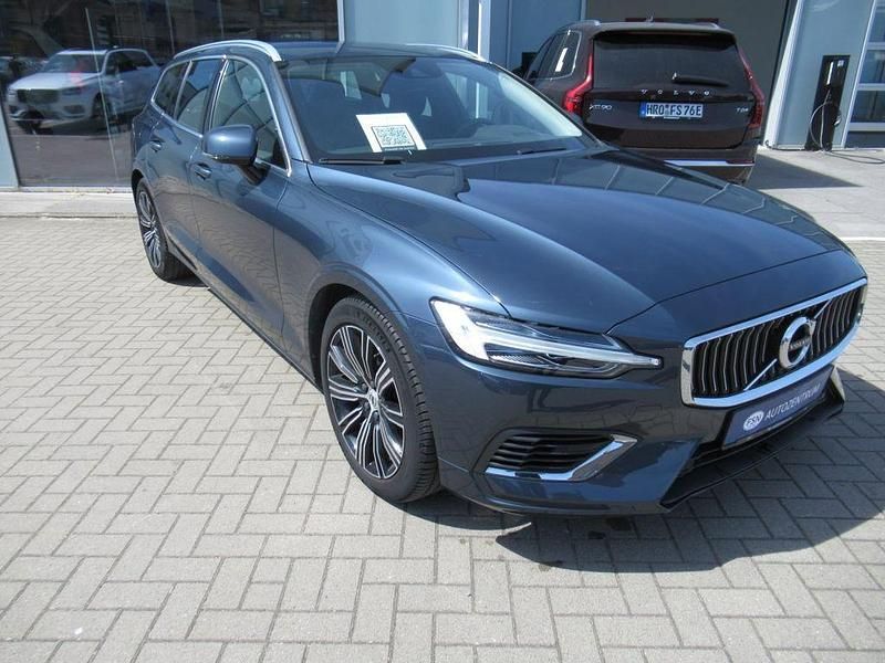 Blau Gebraucht 2021 Volvo V60 Inscription Kombi | 34.400 € (Fairer Preis) - Bild 1/4