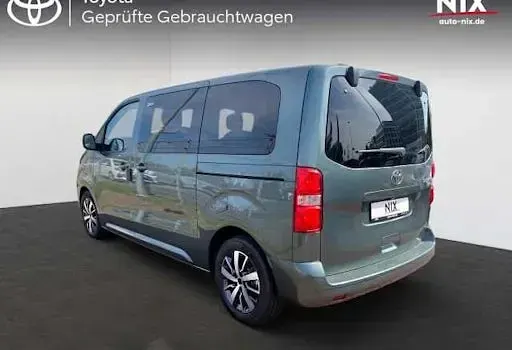 Neu Toyota Proace Verso Comfort 180 PS (132 kW) 2026 Grün Kombi