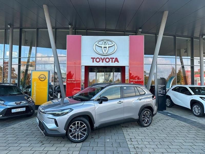 Grau Gebraucht 2025 Toyota Corolla Cross SUV | 42.290 € (Etwas zu teuer) - Bild 1/4