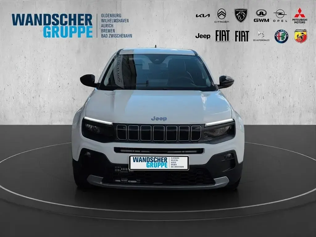 Neu Jeep Avenger Altitude 101 PS (74 kW) 2025 Schwarzschwarz SUV