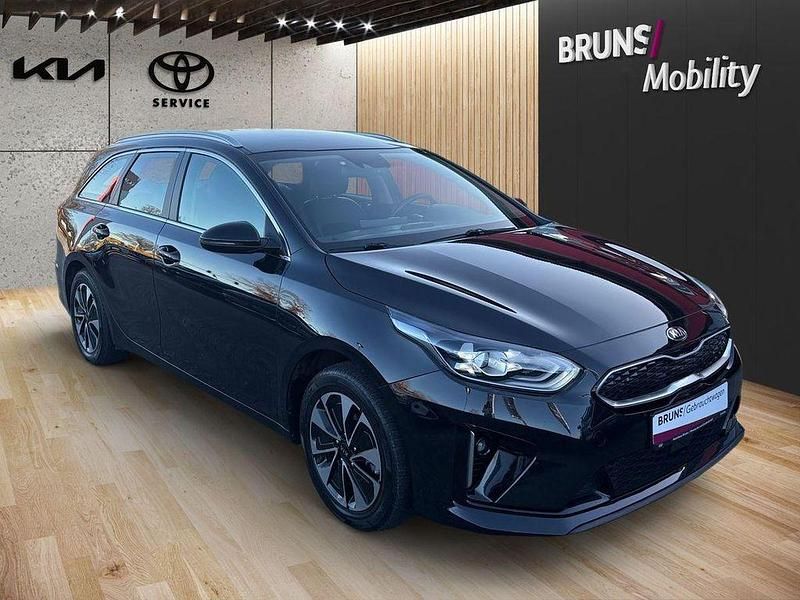 Gebraucht Kia Ceed Sportswagon Spirit 141 PS (103 kW) 2021 Zilinaschwarz m Kombi