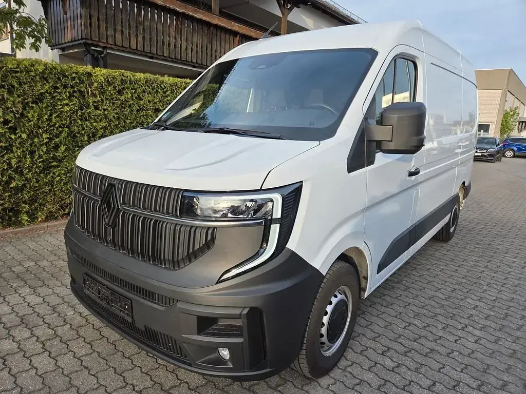 Usado Renault Master 150 HP (110 kW) 2025 Branco Monovolume