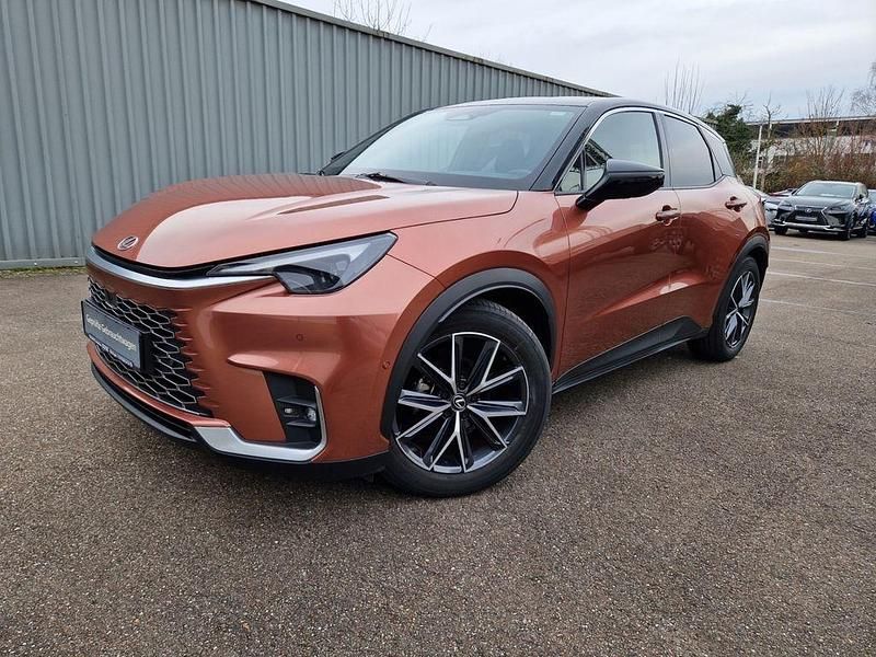 Sonic copper (4y5)/ black (202 Gebraucht 2024 Lexus LBX E-FOUR SUV | 35.990 € - Bild 1/4