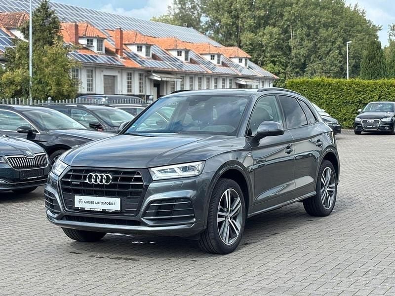 Grau Gebraucht 2018 Audi Q5 Sport SUV | 31.990 € (Fairer Preis) - Bild 1/4