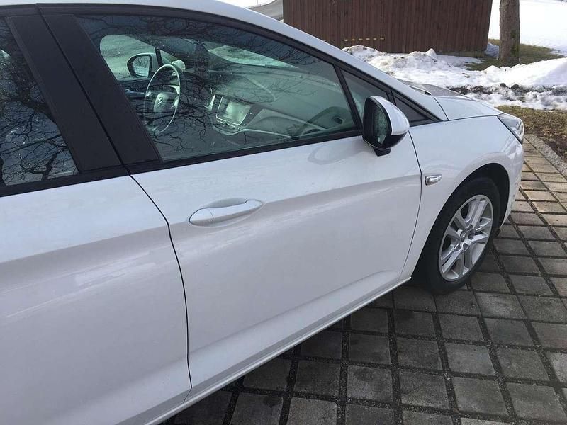 Gebraucht Opel Astra Edition 110 PS (80 kW) 2018 Weiß Limousine