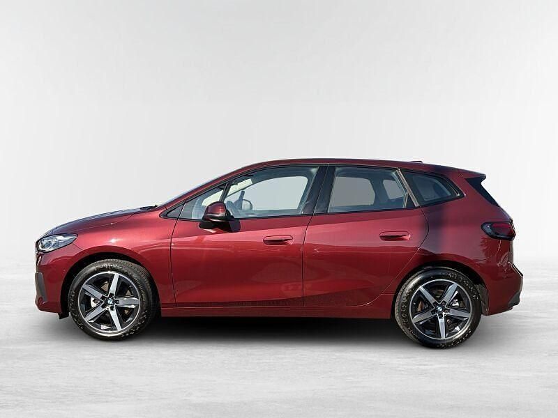 Gebraucht BMW 220 Active Tourer 156 PS (114 kW) 2025 Rot Van / Kleinbus